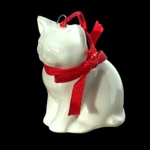 White ceramic kitty cat Christmas ornament - tiny chip on ear